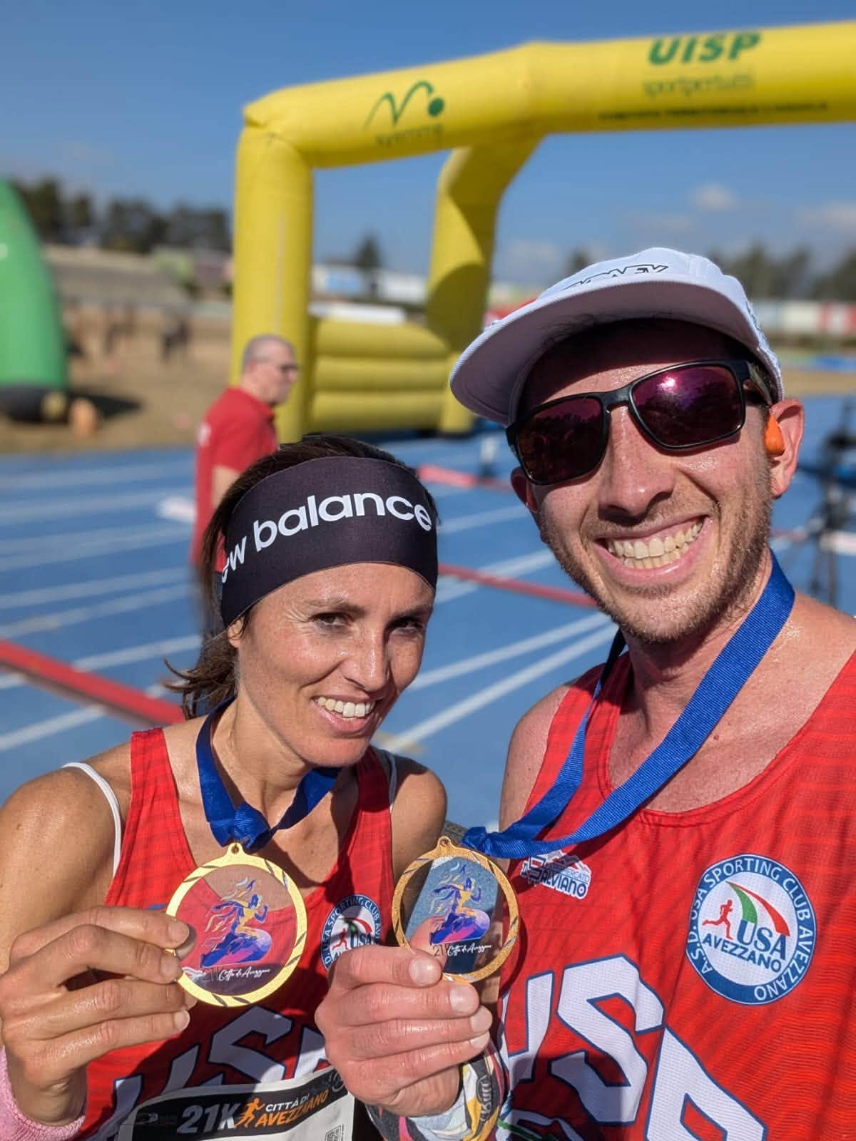 Runner con le medaglie · 21K Avezzano 2026